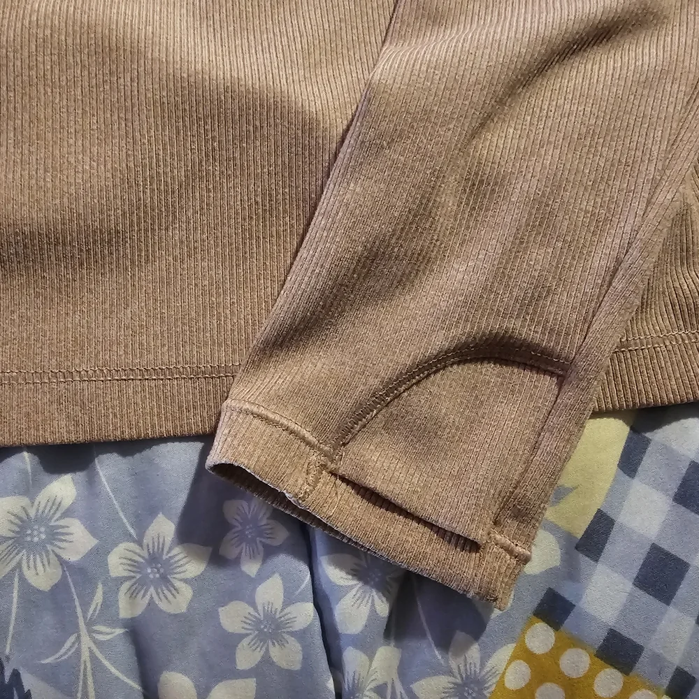 Athleta Dusty Pink V-Neck Long Sleeve Blouse - Picture 4 of 5